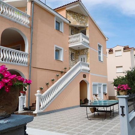Apartments Villa Dolmar Vodice Exterior foto